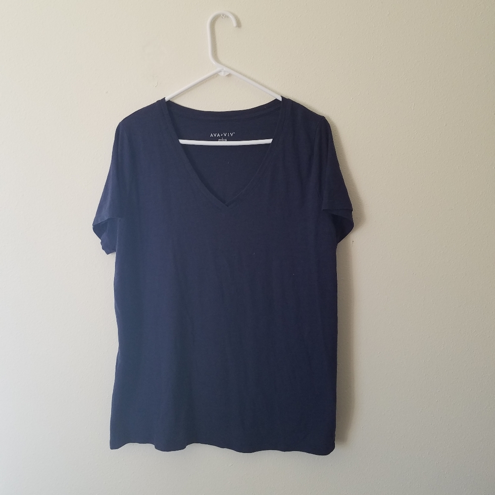 Basic navy tshirt